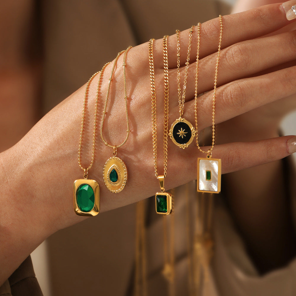 Myra chain with pendant