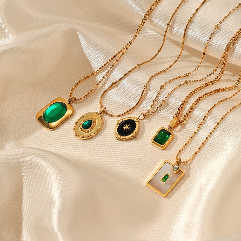 Myra chain with pendant